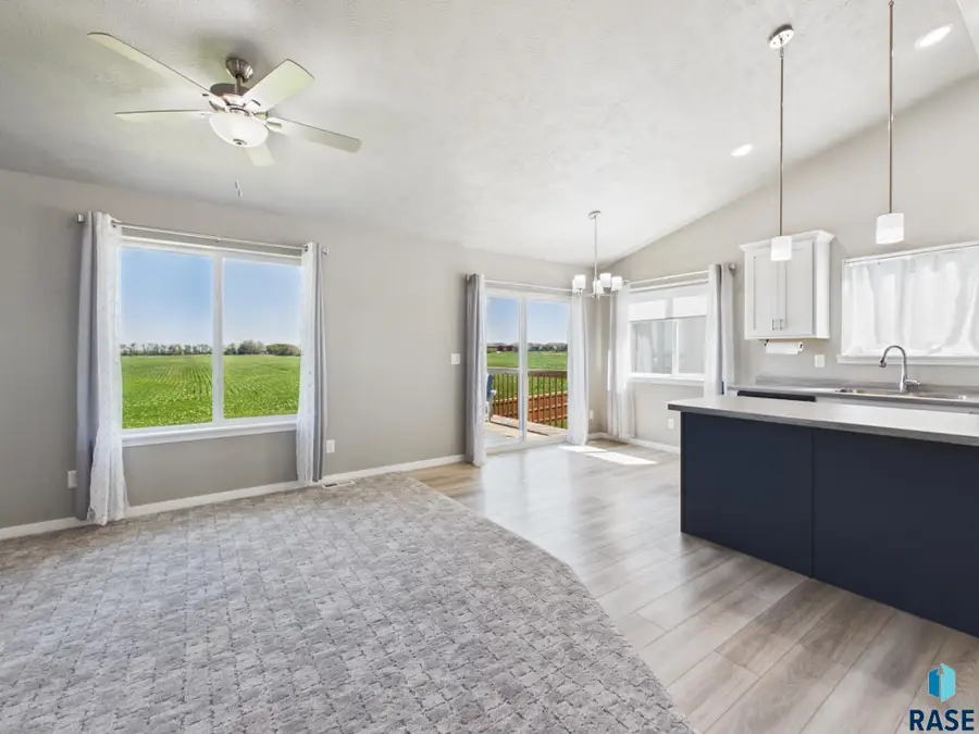 9428 W Colton St, Sioux Falls, SD 57106 - #3
