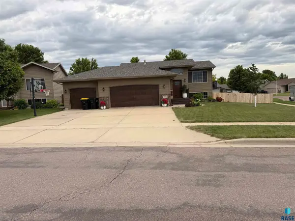 4720 S Vista Park Ave, Sioux Falls, SD 57106