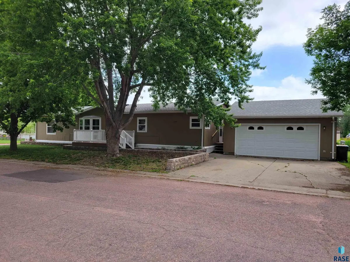 706 N Mallard Pl, Sioux Falls, SD 57107 - #1