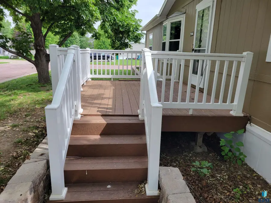 706 N Mallard Pl, Sioux Falls, SD 57107 - #2