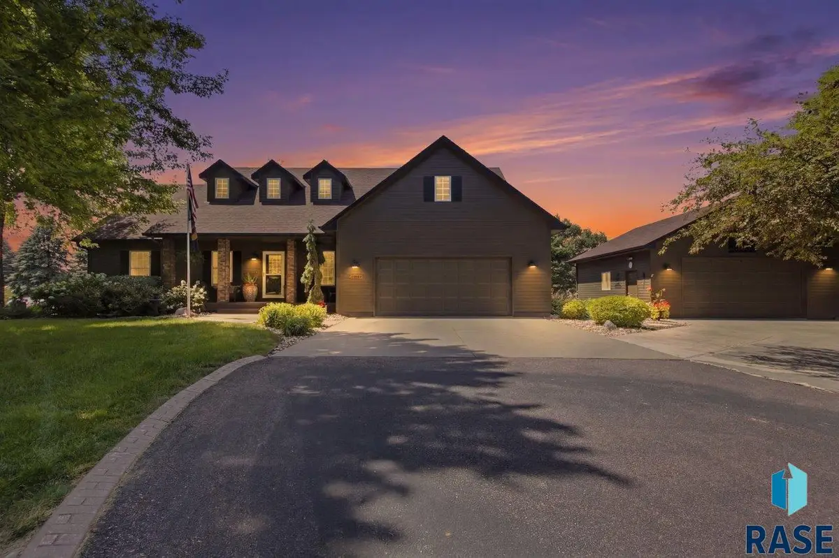 N Deer Hollow Cir, Sioux Falls, SD 57110 - #1