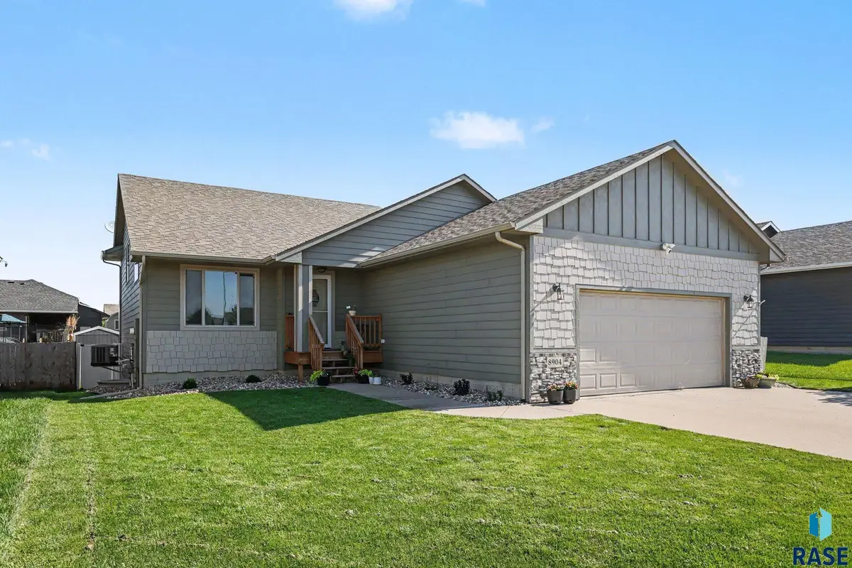 8904 W 22nd St, Sioux Falls, SD 57106 - #1