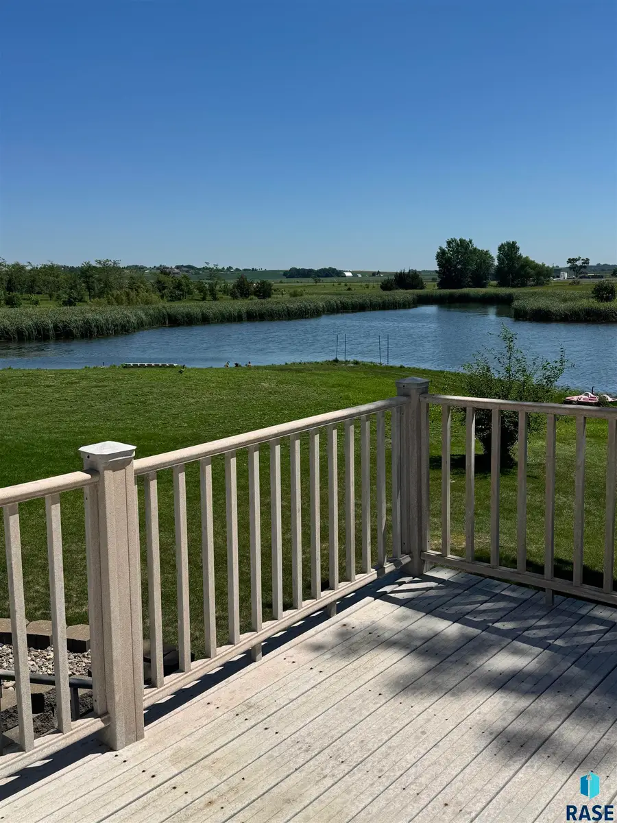 1511 Holiday Dr, Canton, SD 57013 - #3