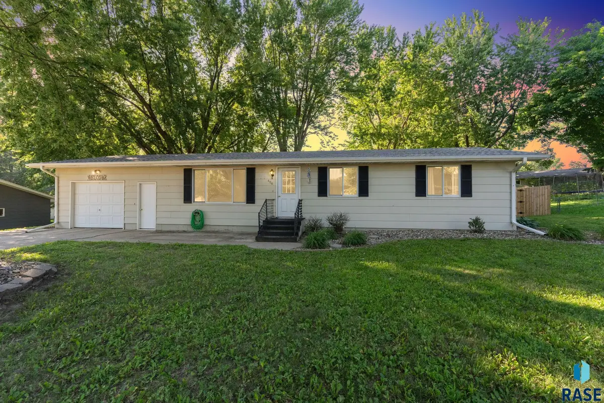 404 Jefferson Dr, Alcester, SD 57001 - #1