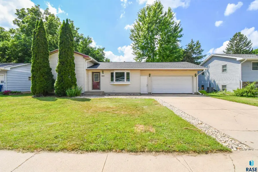 5801 W 51st St, Sioux Falls, SD 57106 - #3