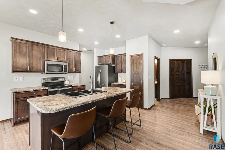 7004 W Belgrave Trl, Sioux Falls, SD 57106 - #3
