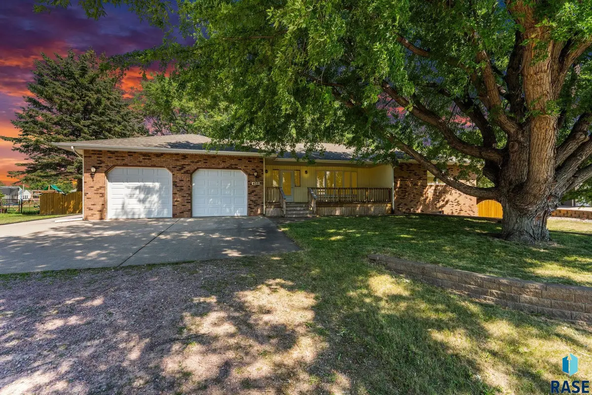 408 N Western Ave, Hartford, SD 57033 - #1