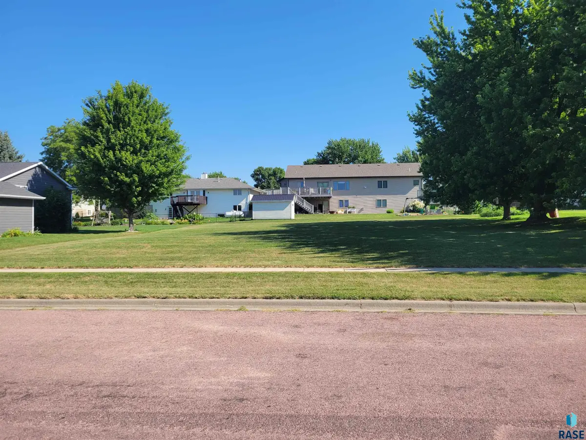 508 Northfield St, Garretson, SD 57030 - #1