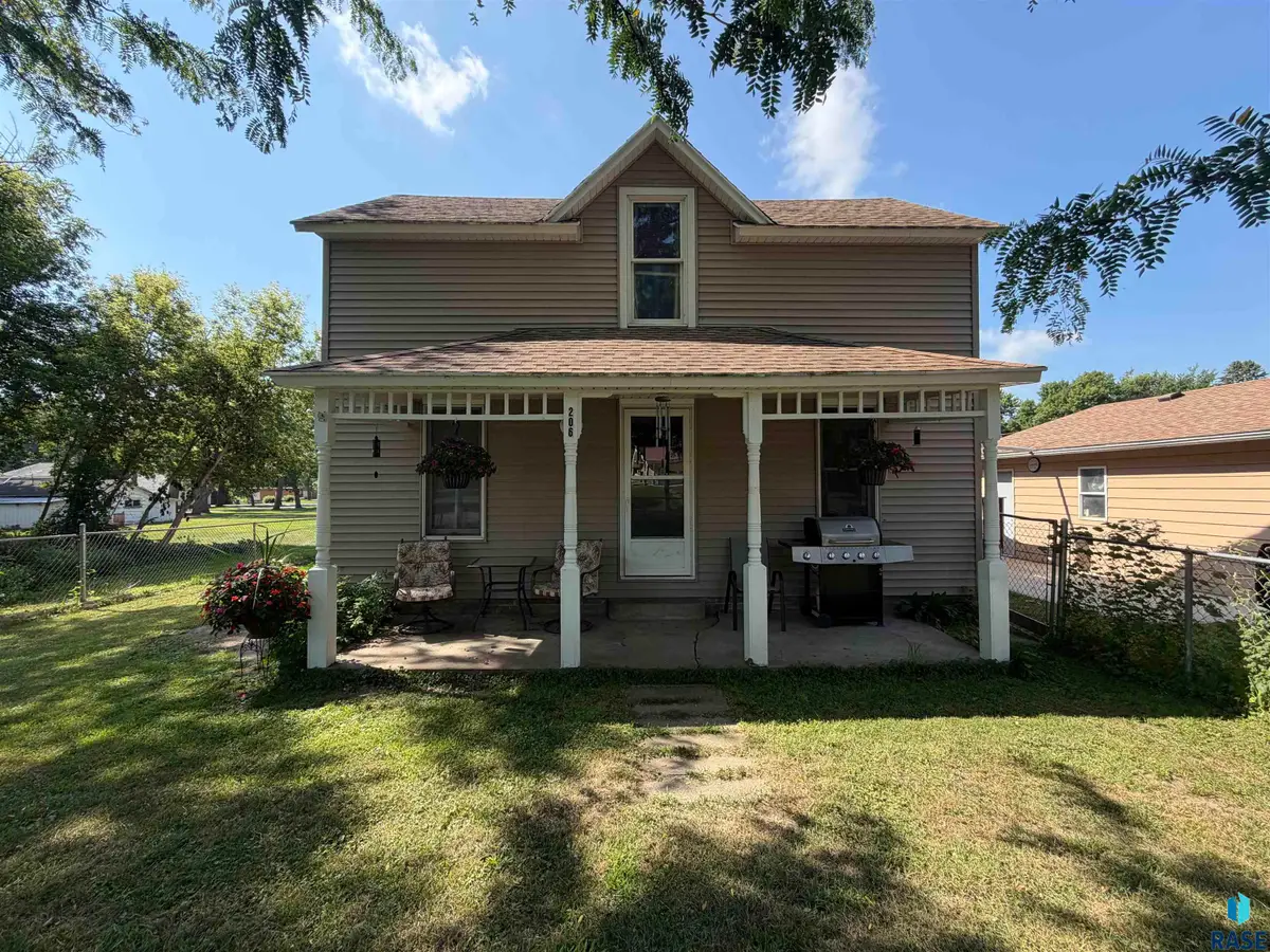 206 E 2nd St, Hardwick, MN 56134 - #1