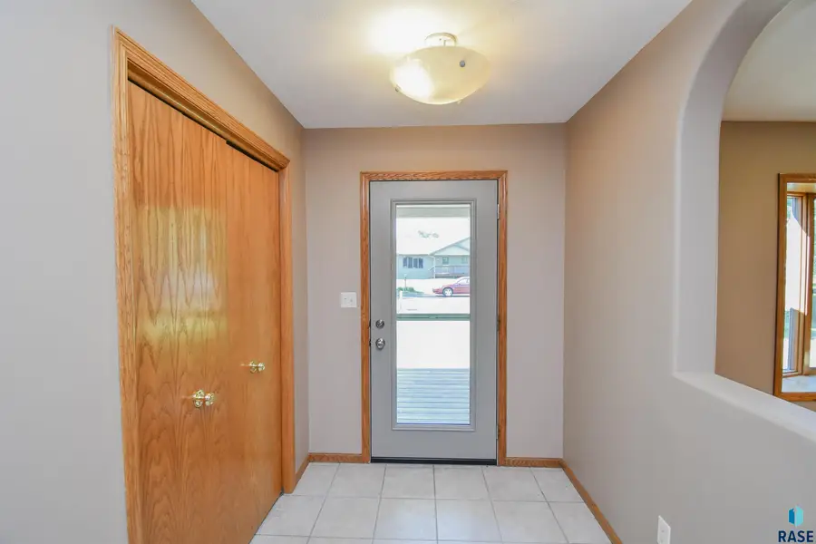 104 E 9th St, Crooks, SD 57020 - #3