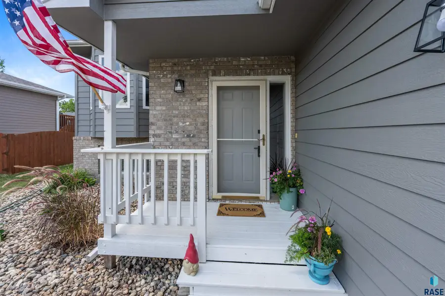 5117 S Mandy Ave, Sioux Falls, SD 57016 - #2