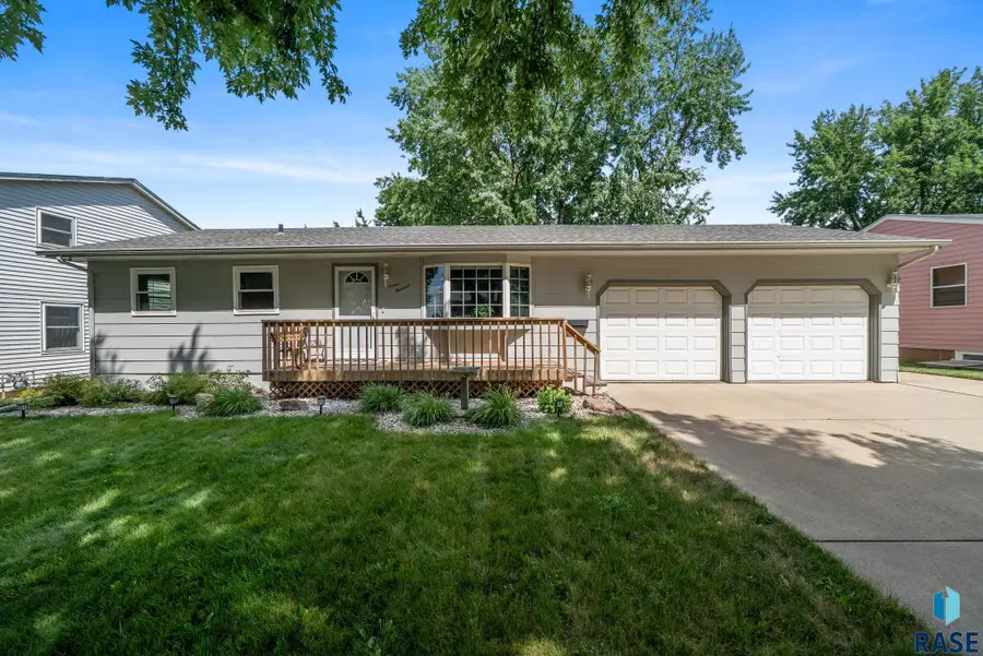 700 S Gardner Dr, Sioux Falls, SD 57103 - #2