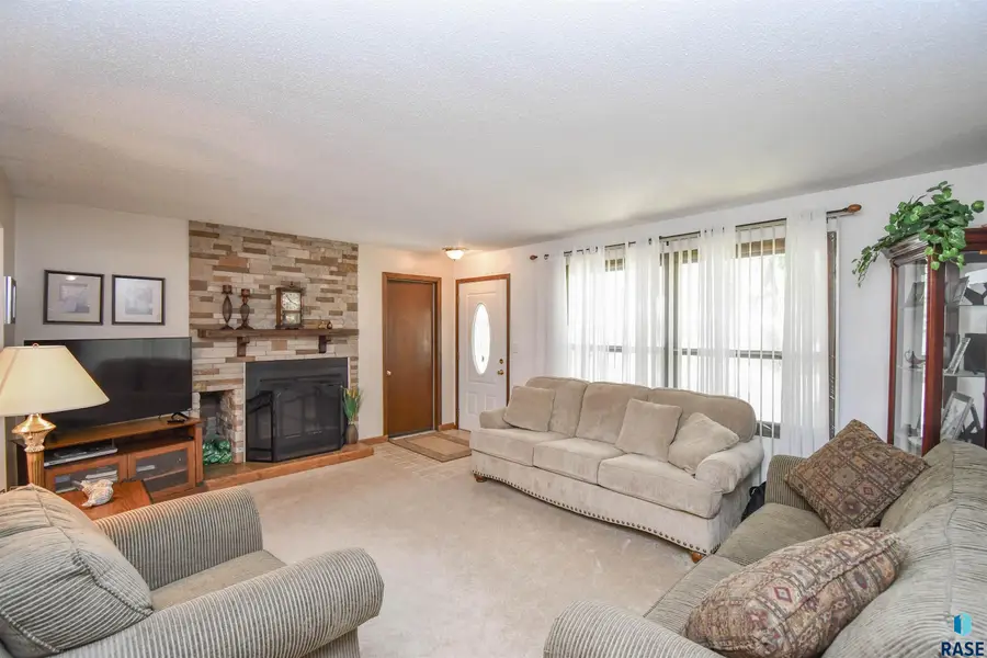 6605 W 47th St, Sioux Falls, SD 57106 - #2