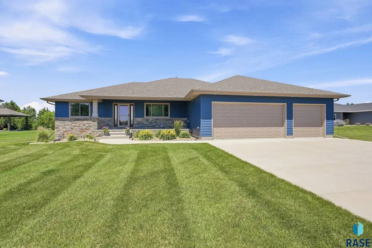 109 Lake Ridge Dr, Wentworth, SD 57075 - #1