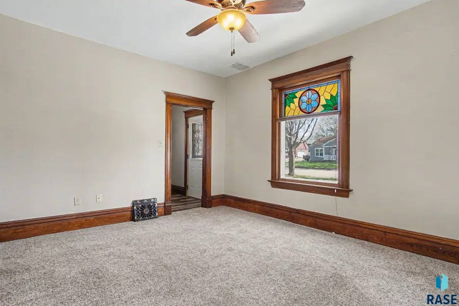 471 E 2nd St, Parker, SD 57053 - #2
