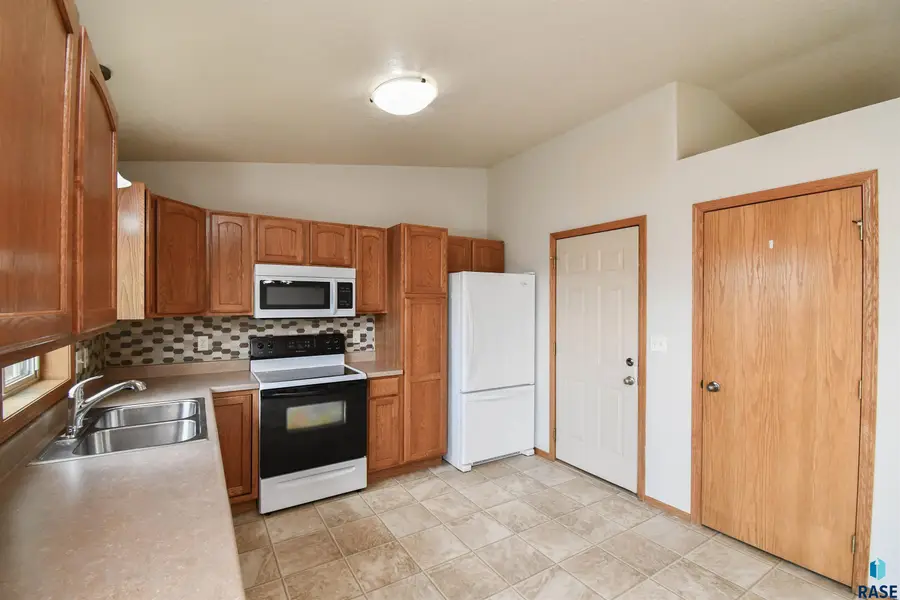 5101 W Cushman St, Sioux Falls, SD 57107 - #3
