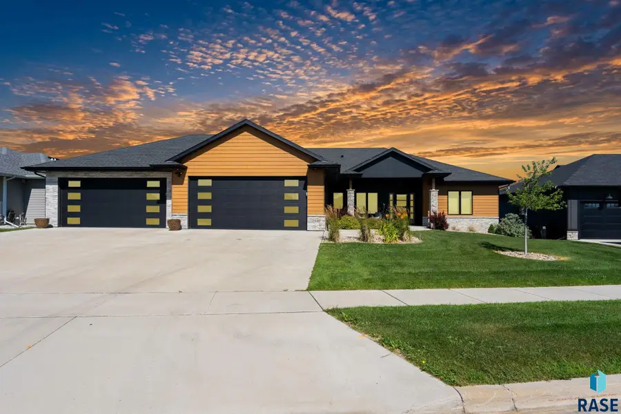 2440 N Alberta Trl, Tea, SD 57064 - #2