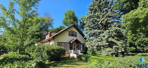 1024 4th St, Brookings, SD 57006