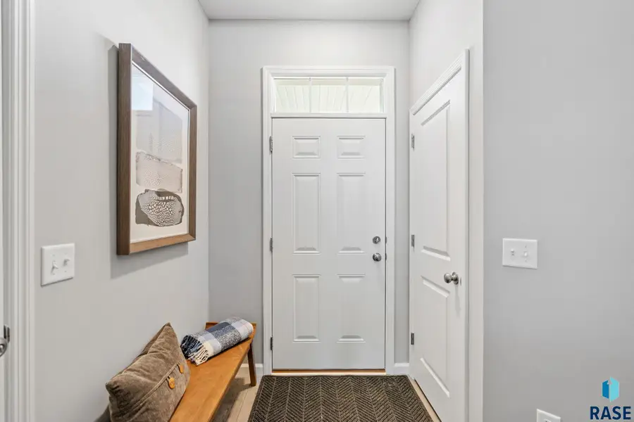 6220 W Goldberg Dr, Sioux Falls, SD 57107 - #2