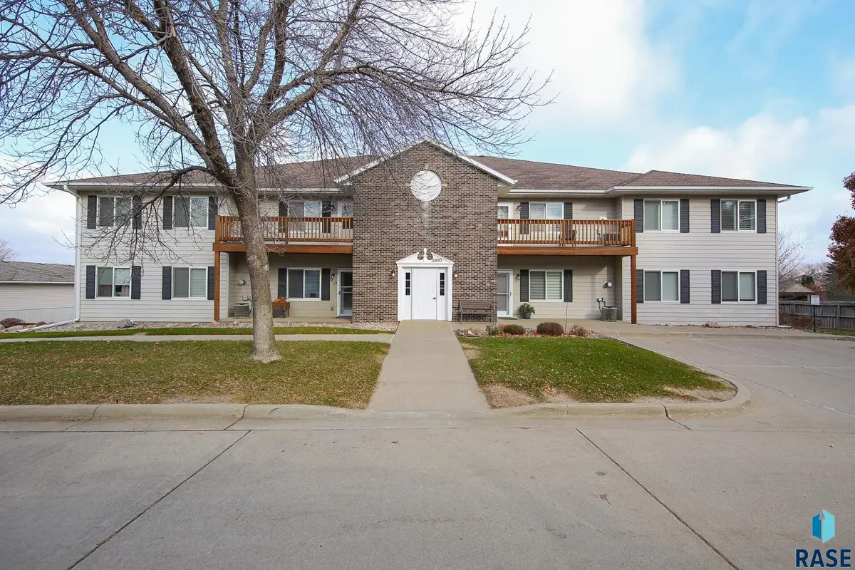 3300 W Miles Pl #201, Sioux Falls, SD 57108 - #1