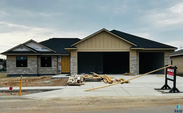 2409 S Red Oak Ave, Sioux Falls, SD 57110