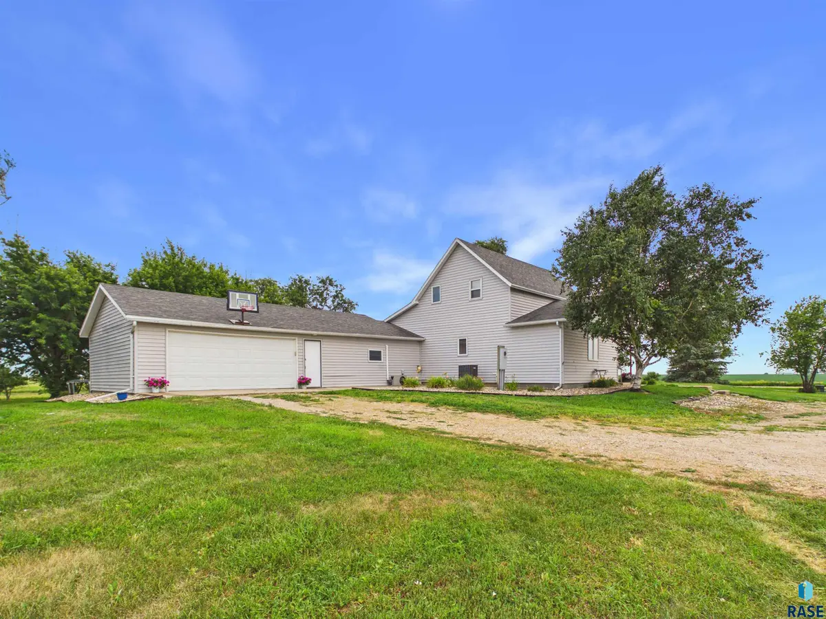 43116 230 St, Howard, SD 57349 - #1