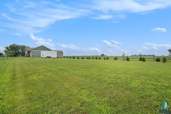 1311 S Lynn Ave Ave, Montrose, SD 57048