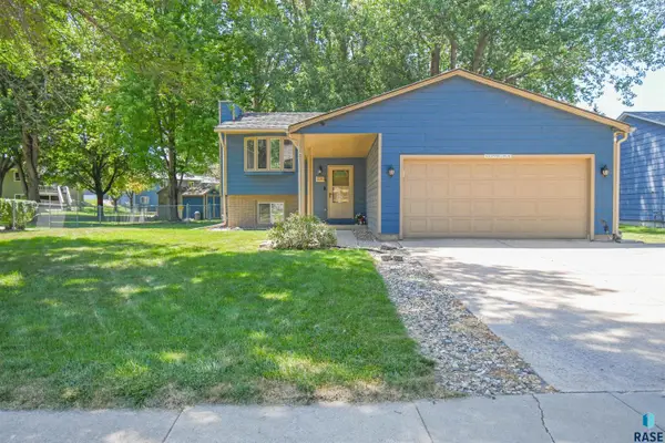 2101 S Fox Trl, Sioux Falls, SD 57103