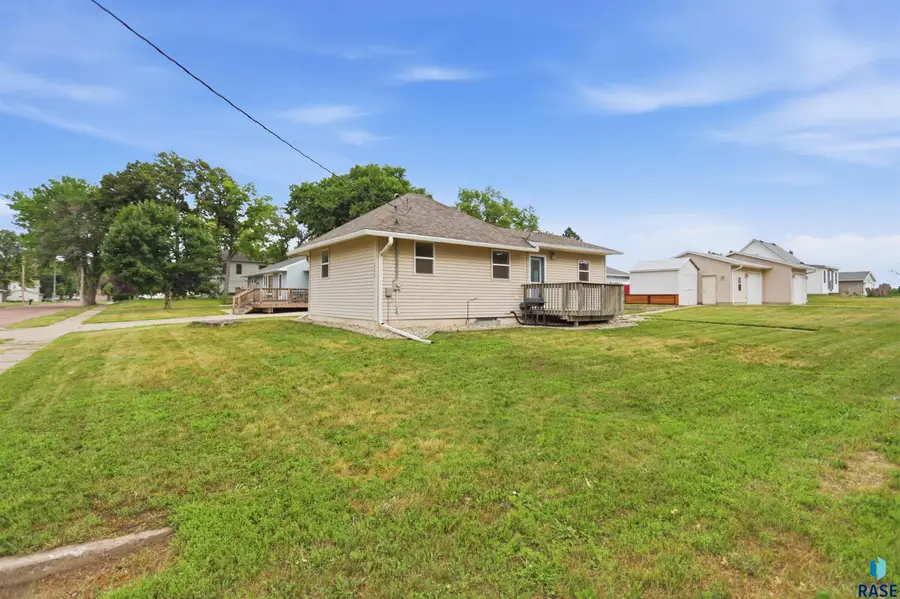 508 S Park Ave, Colton, SD 57018 - #3
