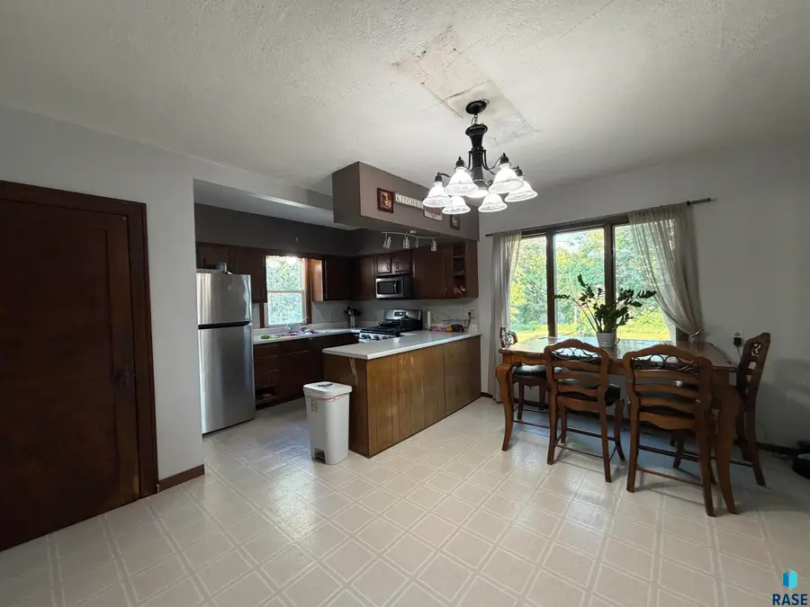 194 40th Ave, Hills, MN 56138 - #3