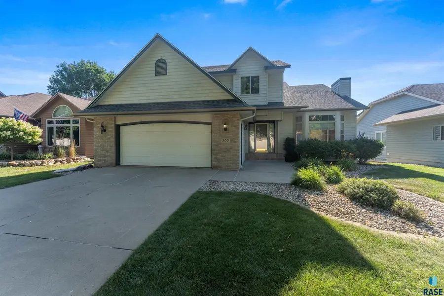 300 N Penstemon Ave, Sioux Falls, SD 57110 - #2