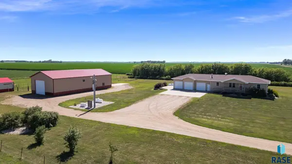 44453 262nd St, Canistota, SD 57012