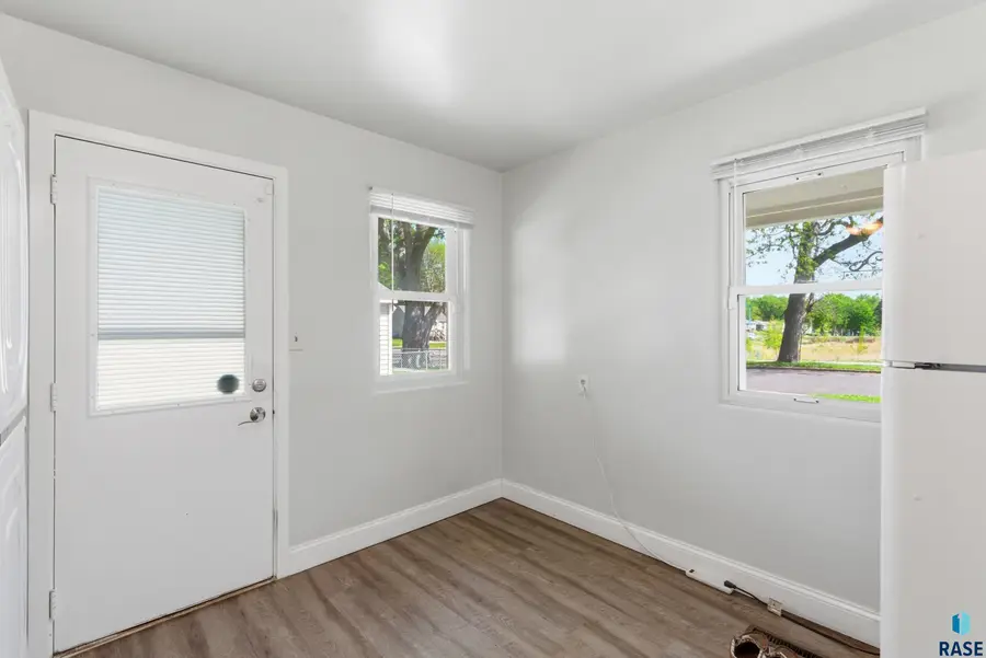 1508 W 28th St, Sioux Falls, SD 57105 - #2