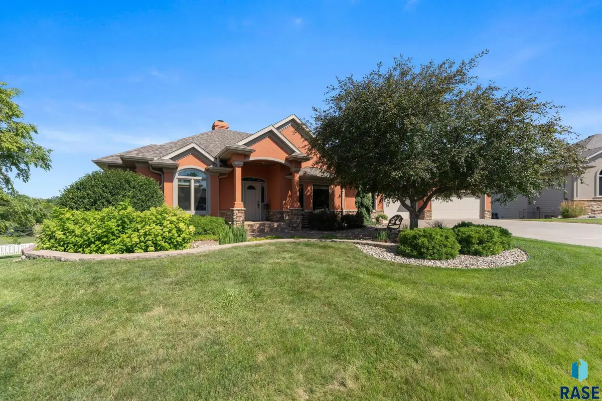 6105 S Mustang Cir, Sioux Falls, SD 57108 - #1