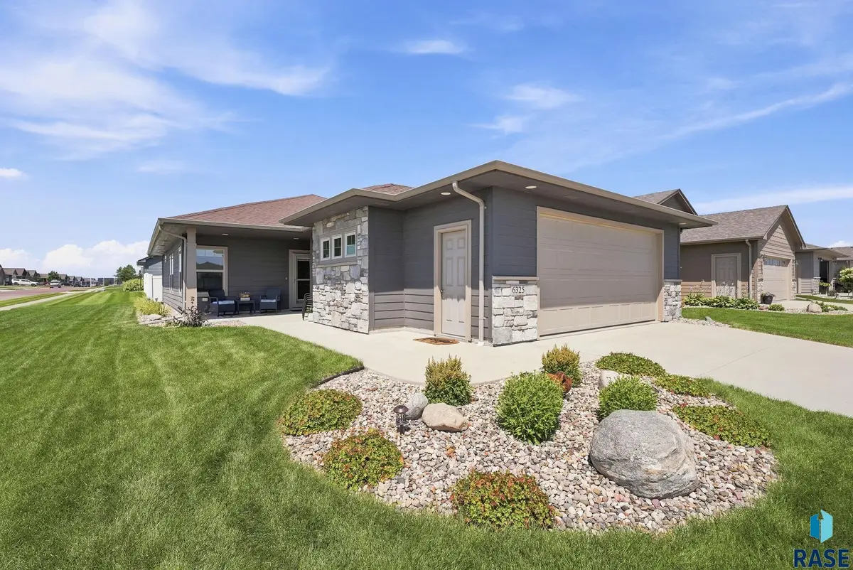 6325 S Buffalo Ridge Ave, Sioux Falls, SD 57108 - #1