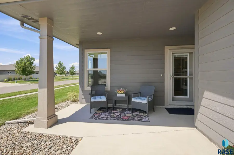 6325 S Buffalo Ridge Ave, Sioux Falls, SD 57108 - #2