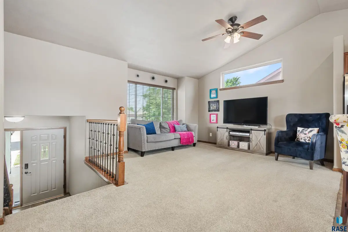 4109 W 91st St, Sioux Falls, SD 57108 - #1