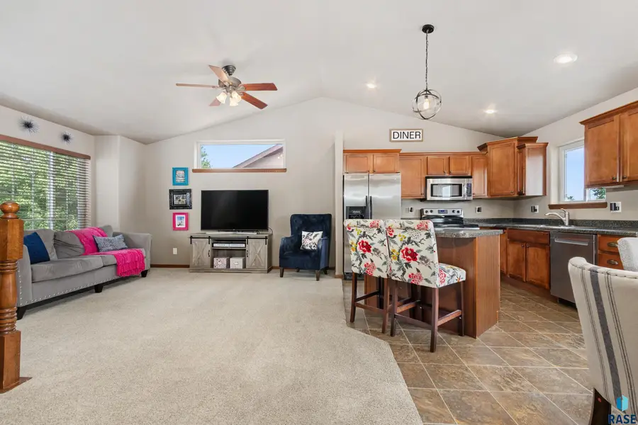 4109 W 91st St, Sioux Falls, SD 57108 - #3