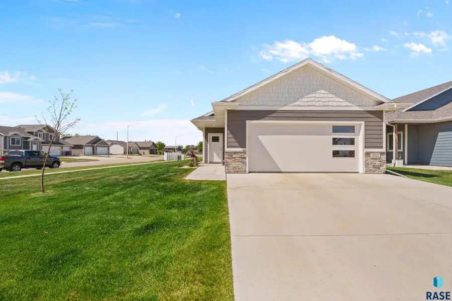 Belgrave Trl, Sioux Falls, SD 57106 - #2