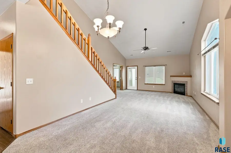 7201 S Hoffman Pl, Sioux Falls, SD 57108 - #2