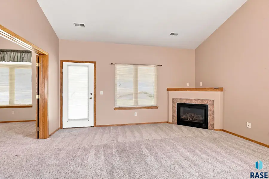 7201 S Hoffman Pl, Sioux Falls, SD 57108 - #3
