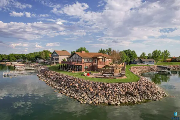 130 S Point Dr, Arlington, SD 57212