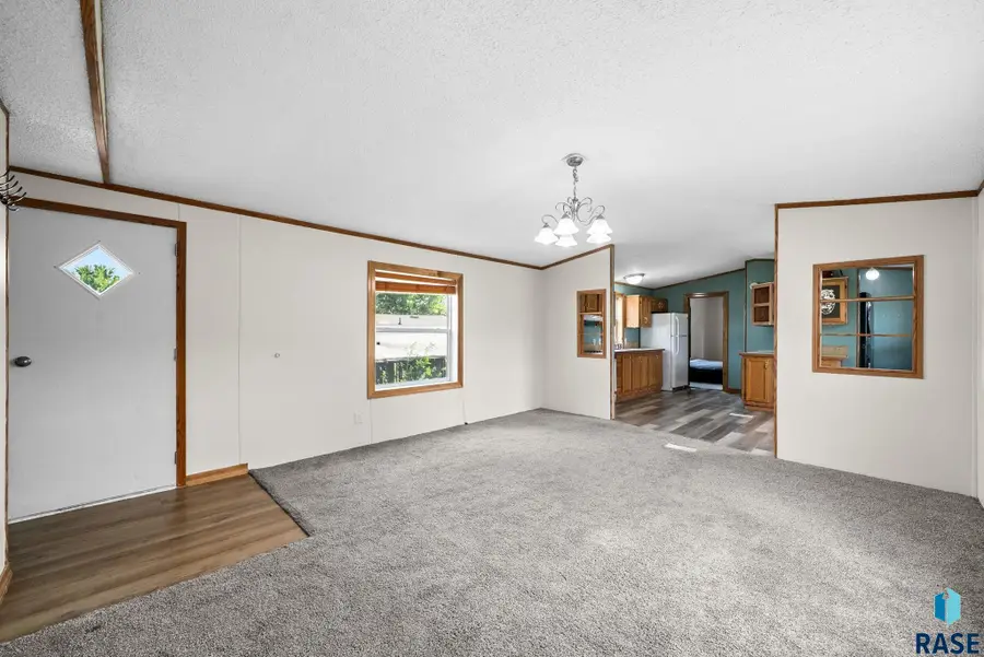 3000 N Fiero Pl, Sioux Falls, SD 57104 - #2