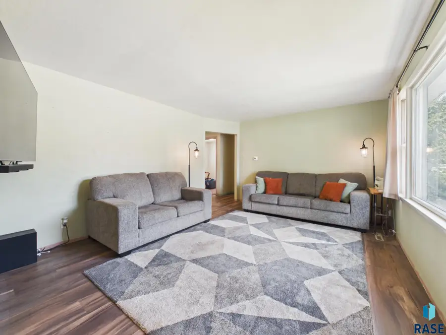3017 S Willow Ave, Sioux Falls, SD 57105 - #2