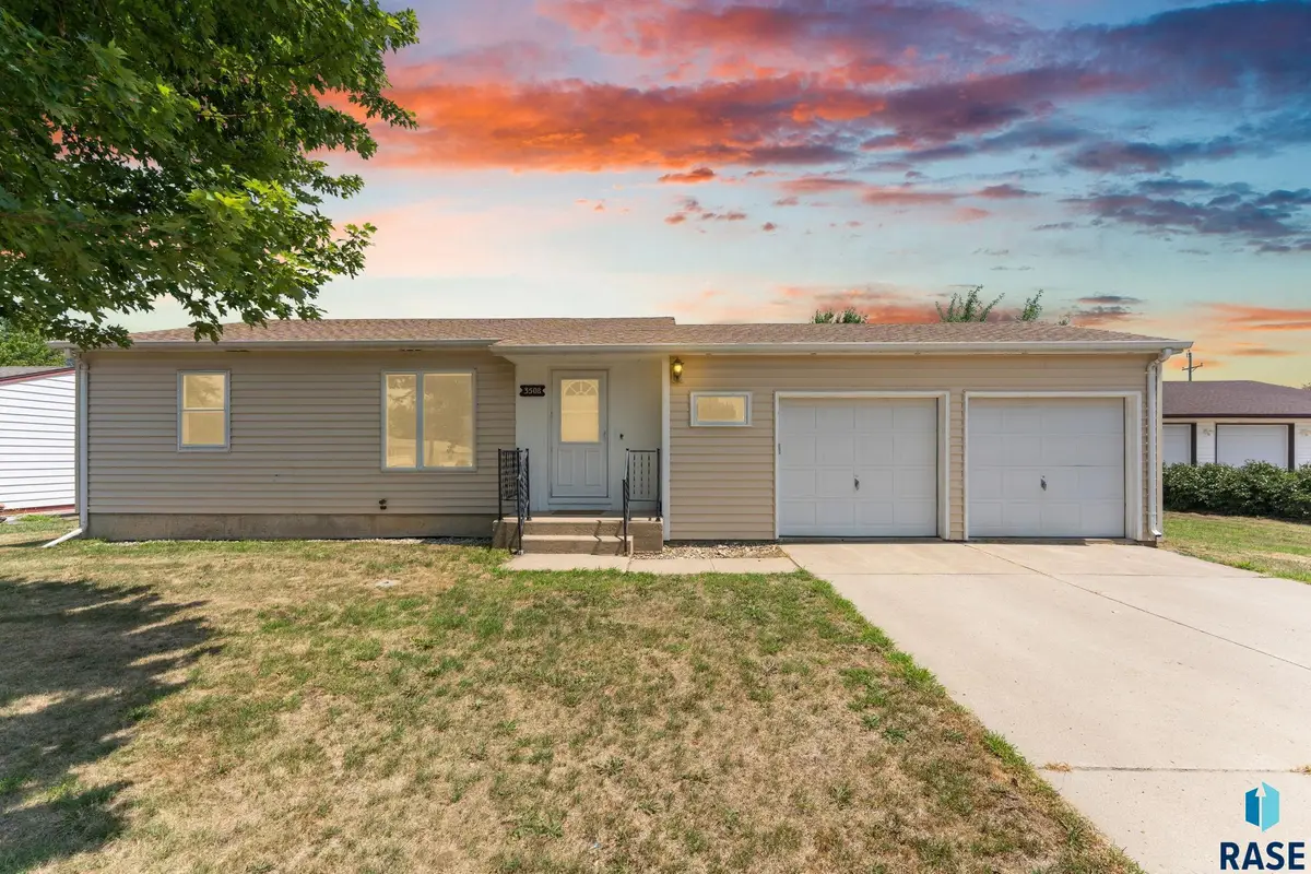 3508 N 10th Ave, Sioux Falls, SD 57104 - #1