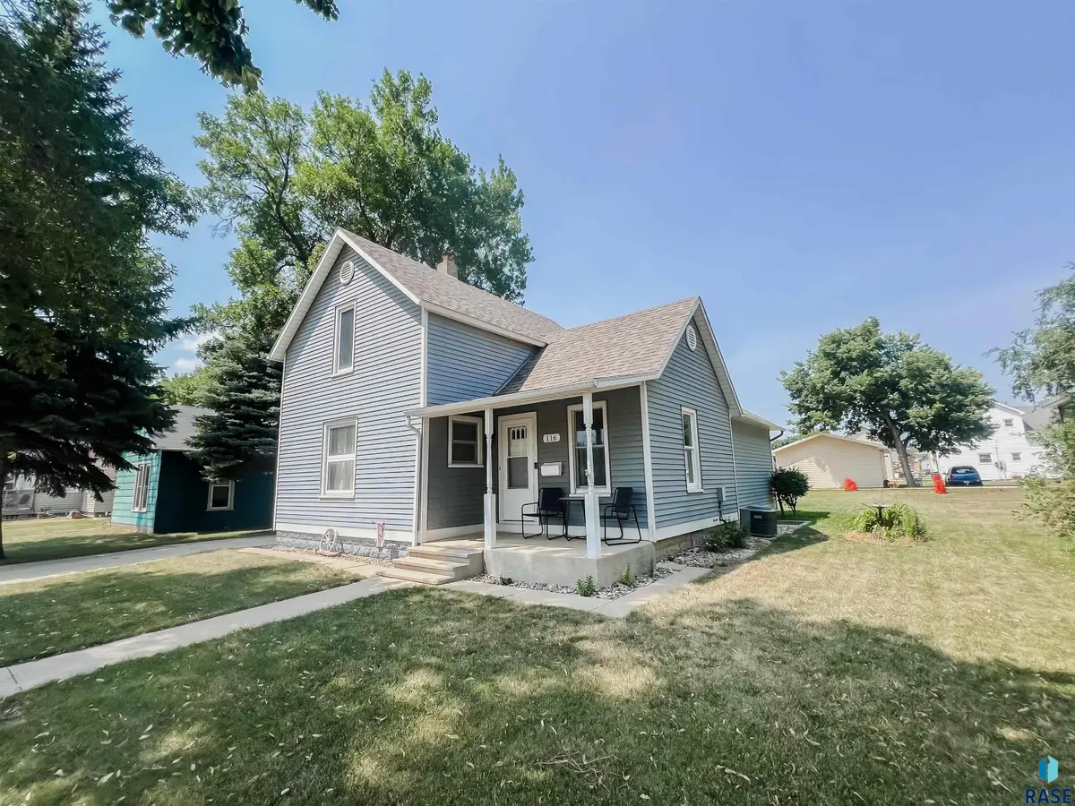 116 W Fletcher St, Luverne, MN 56156 - #1