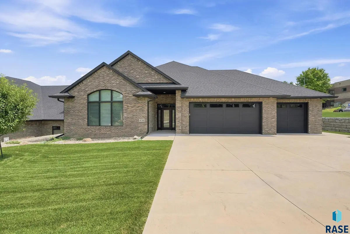 4710 S Duluth Ave, Sioux Falls, SD 57105 - #1
