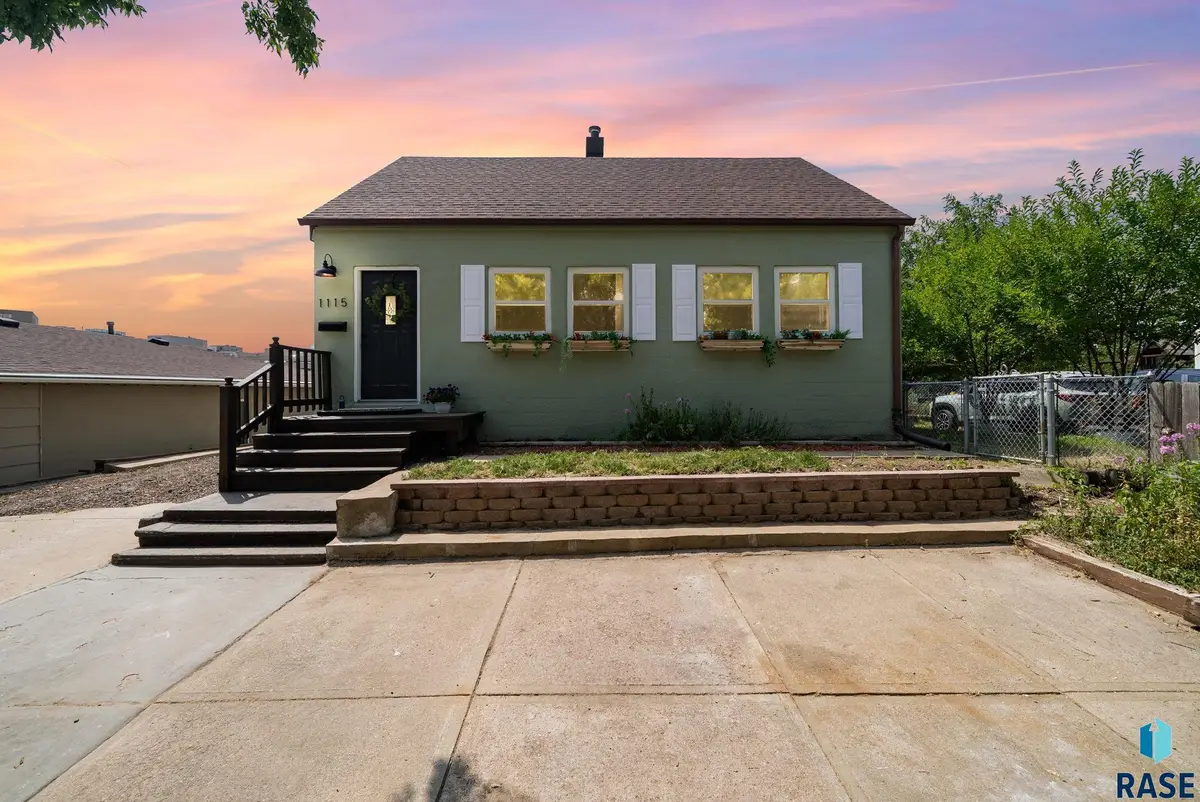 1115 S Sherman Ave, Sioux Falls, SD 57105 - #1