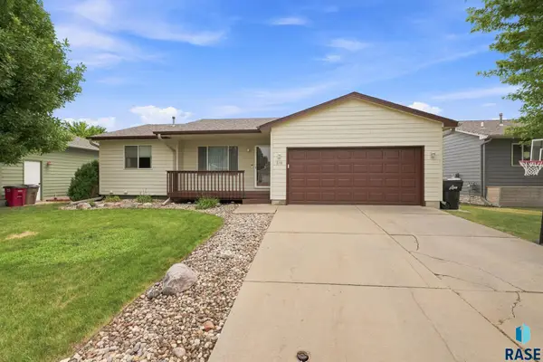816 S Wheatland Ave, Sioux Falls, SD 57106