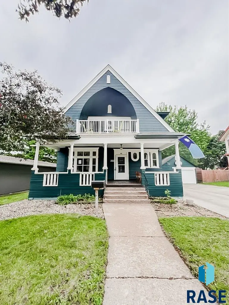323 W Main St, Luverne, MN 56156 - #2